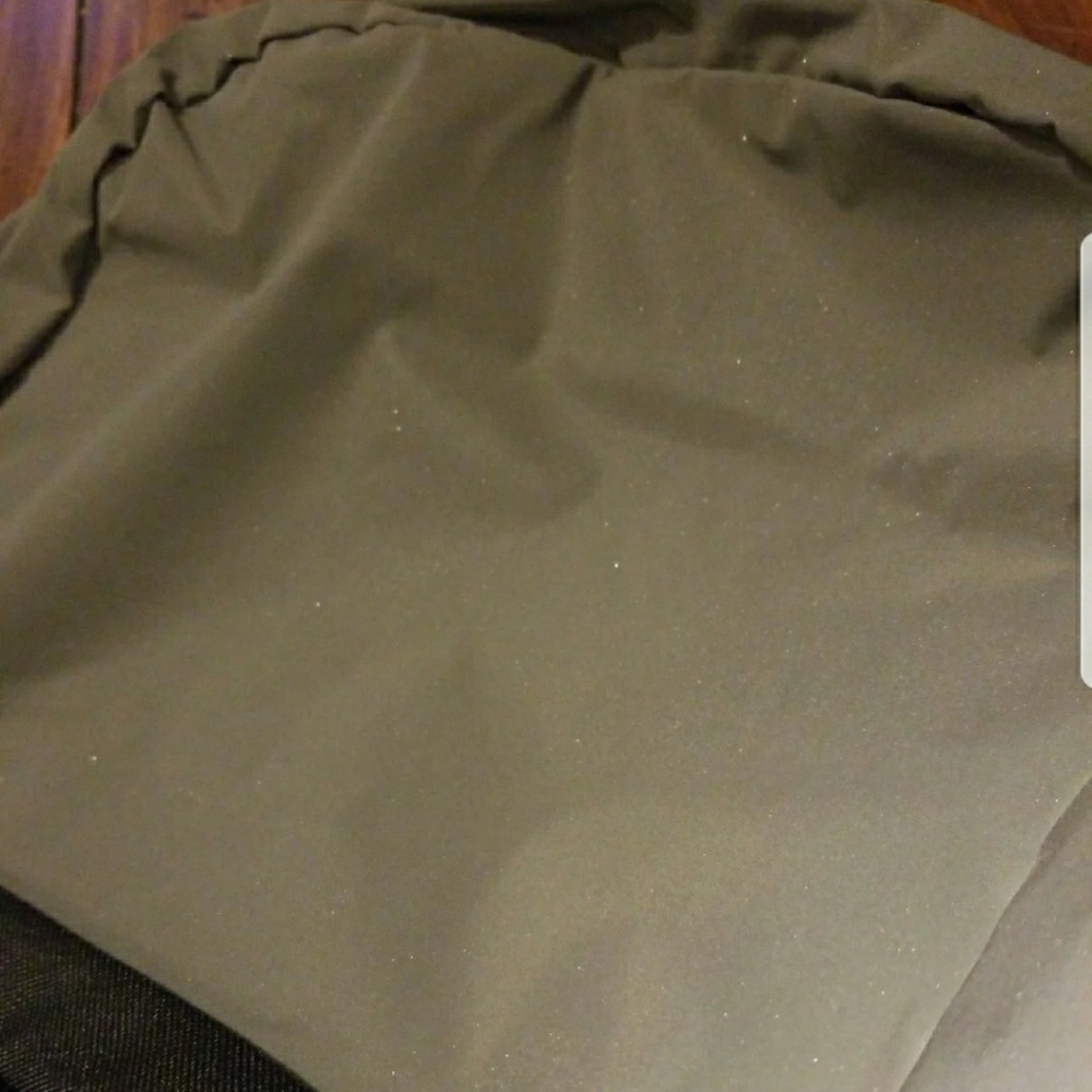 Reflective Lightweight backpack - Picture 3 of 3